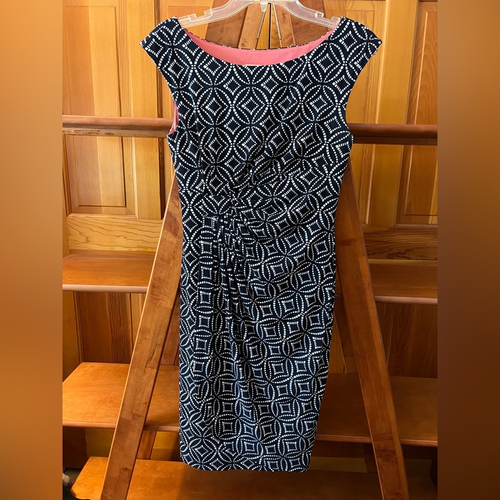 Signature by Sadie Black & White Geometric Dress – Size 4